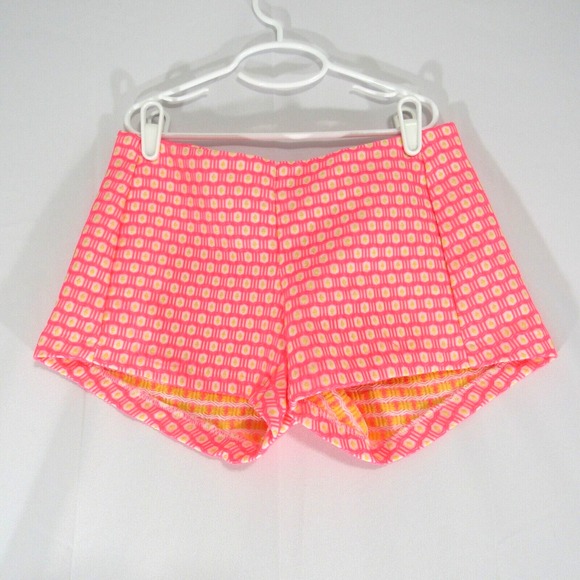 Lilly Pulitzer Pants - Lilly Pulitzer Shorts Size 00 Liza Hot Pink & Yellow Geometric Jacquard Back Zip